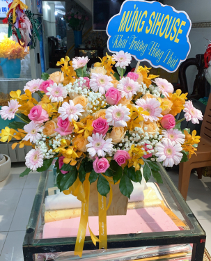 Giỏ Hoa sang trọng chúc mừng 