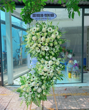 Hoa chia buồn 3 tầng theo yêu cầu 