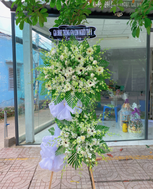 Hoa chia buồn đồng tiền trắng phối nơ 